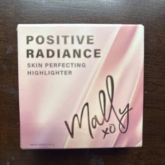 Mally Other - Mally Positive Radiance Skin Perfecting Highlighter, Sparkling Champagne .16 oz.